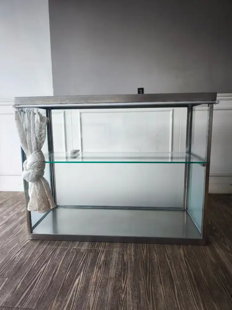 Etalase Kaca Stainless