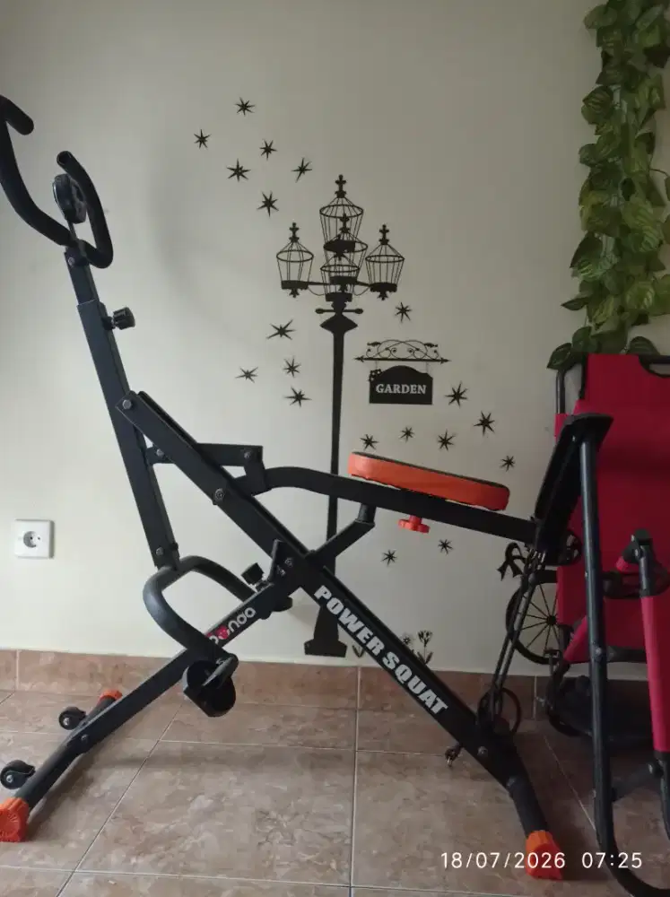 Power squat rider