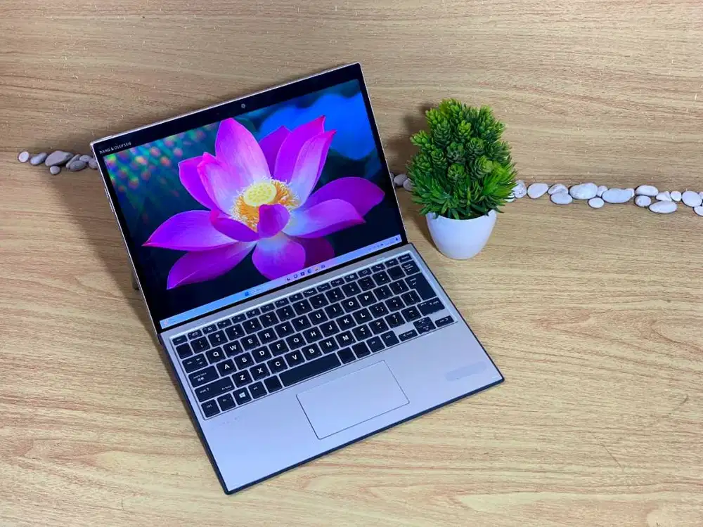Laptop 2in1 HP Elite x2 G4 Touchscreen Ci5 SSD 256 GB Touchscreen