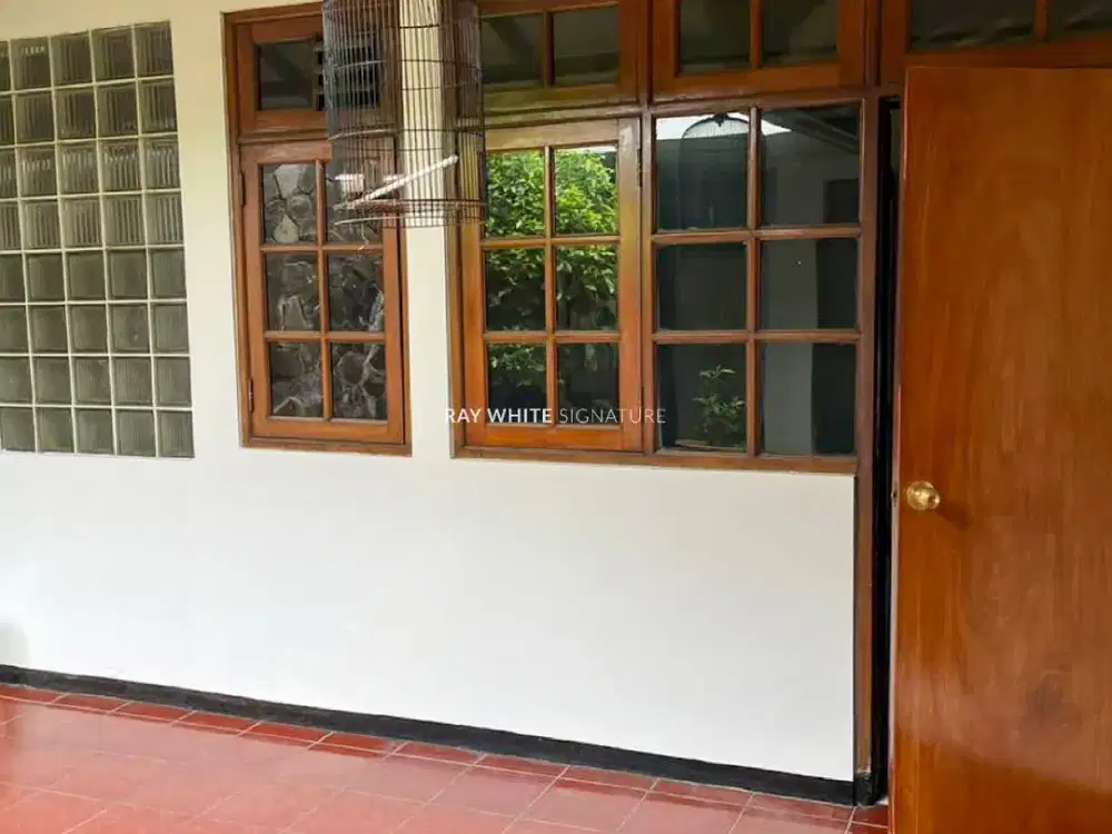 Dijual Rumah Layak Huni Posisi Hoek di Jl Gandaria IX Kebayoran Baru