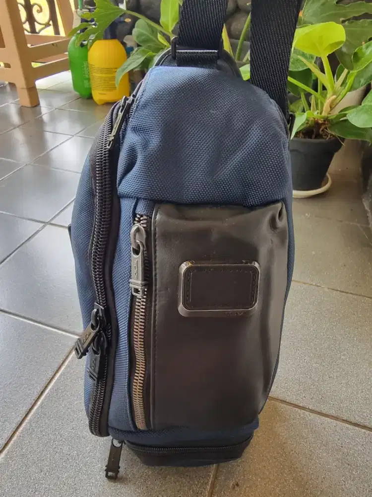 Tas slempang dada/crossbody TUMI