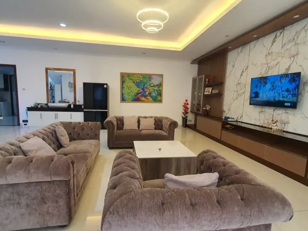 Dijual Rumah 2 Lantai Nyaman Siap Huni Modern Minimalis Lokasi di Jalan Raya Lembang Bandung