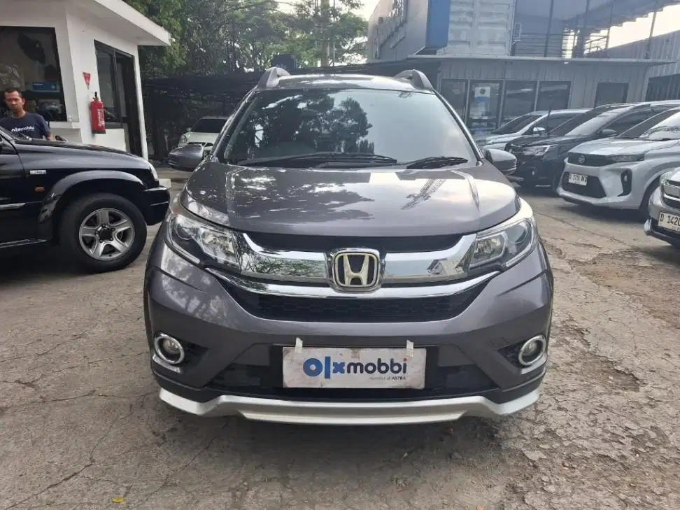 LOW DP Honda BR-V 1.5 Prestige Bensin-AT 2017 8QS