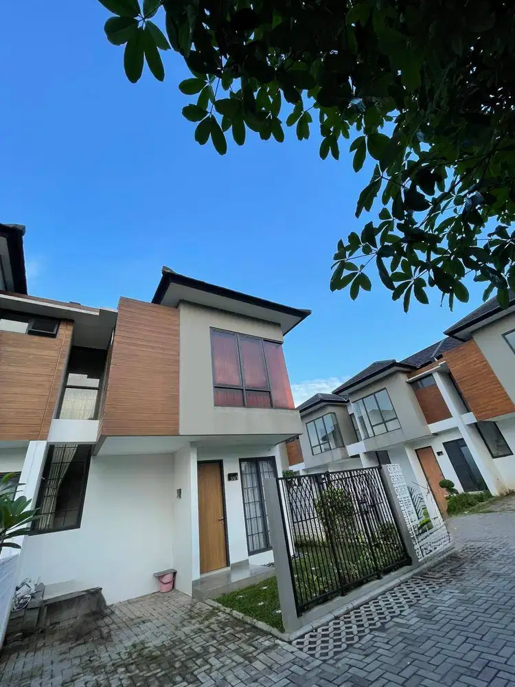 DIJUAL RUMAH TOWNHOUSE! DEKAT MALL,RS,STASIUN KRL,BEBAS BANJIR!!