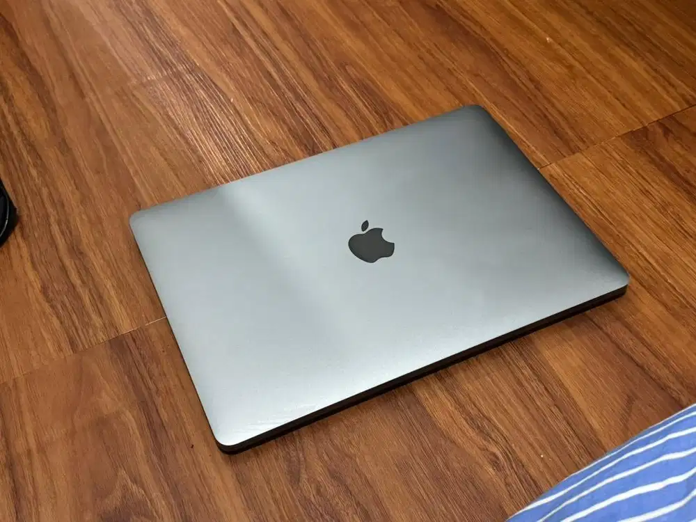 MacBook Pro 13-inch M1 2020 | 8GB RAM | 256GB SSD