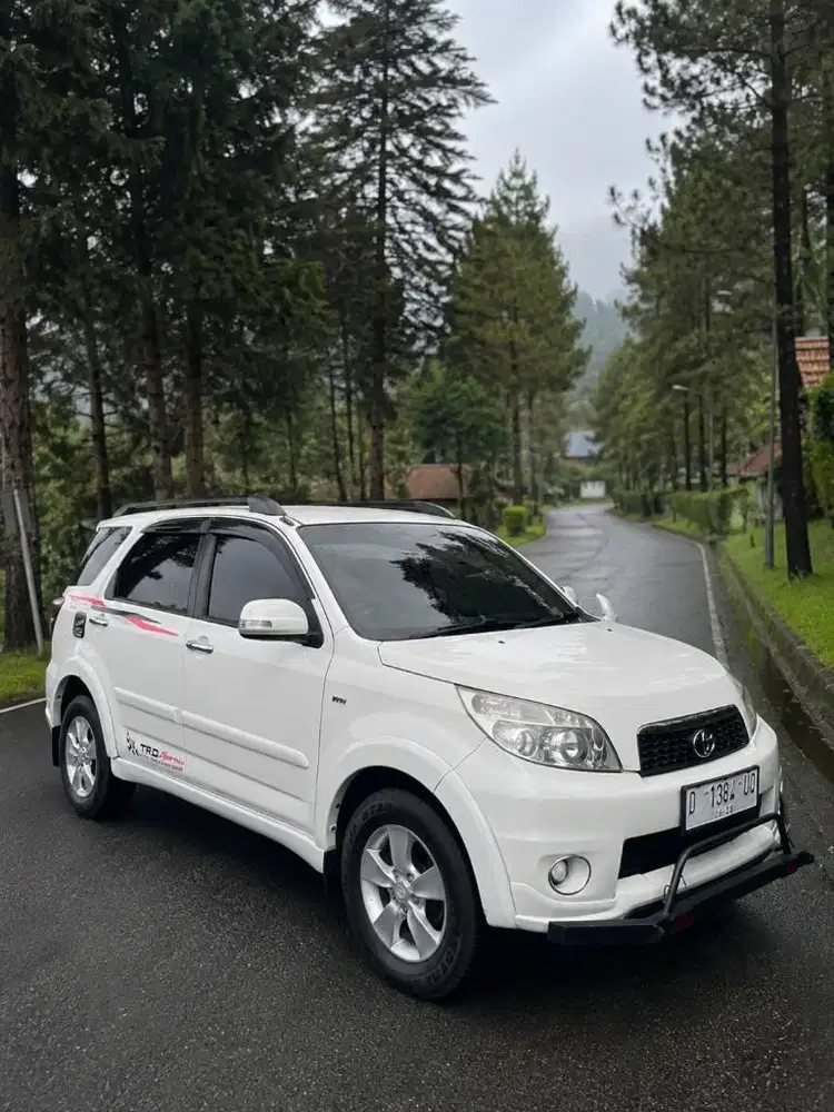 Antik! Toyota Rush 1.5 G MT Manual 2013 putih non trd istimewa bandung