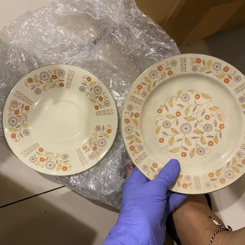 Set Piring Gelas Makan China