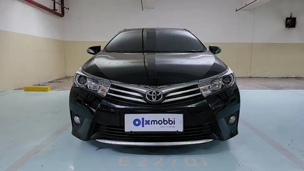 LOW DP Toyota Corolla Altis 1.8 V Bensin-AT 2015 TAF