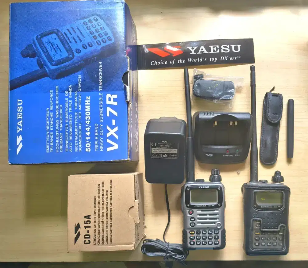 Yaesu VX7R Radio Komunikasi