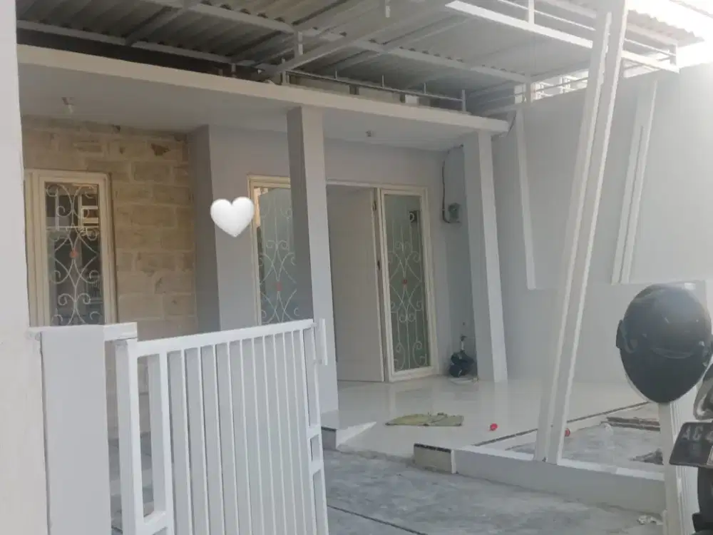 Rumah Siap Huni Lokasi Perumahan Greenlake Wonorejo Rungkut Surabaya