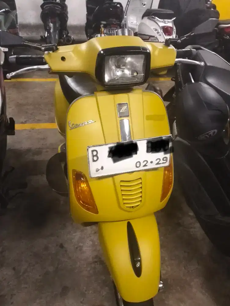 Vespa S125 3V Yellow