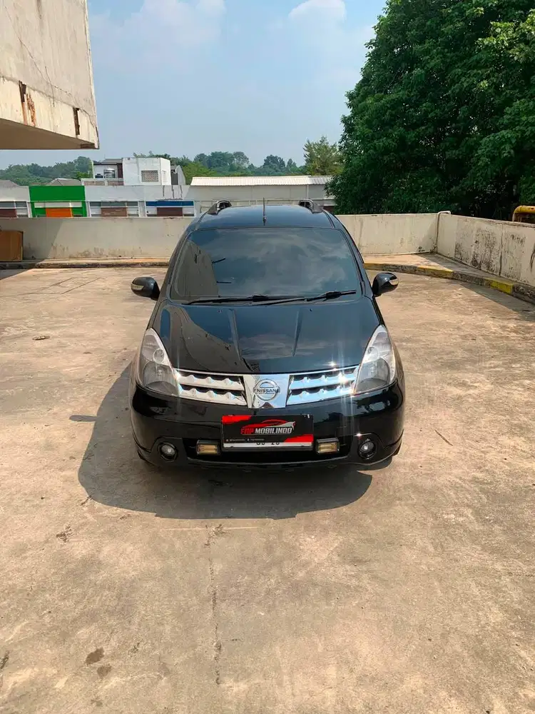 Nissan Grand Livina Ultimate 2012