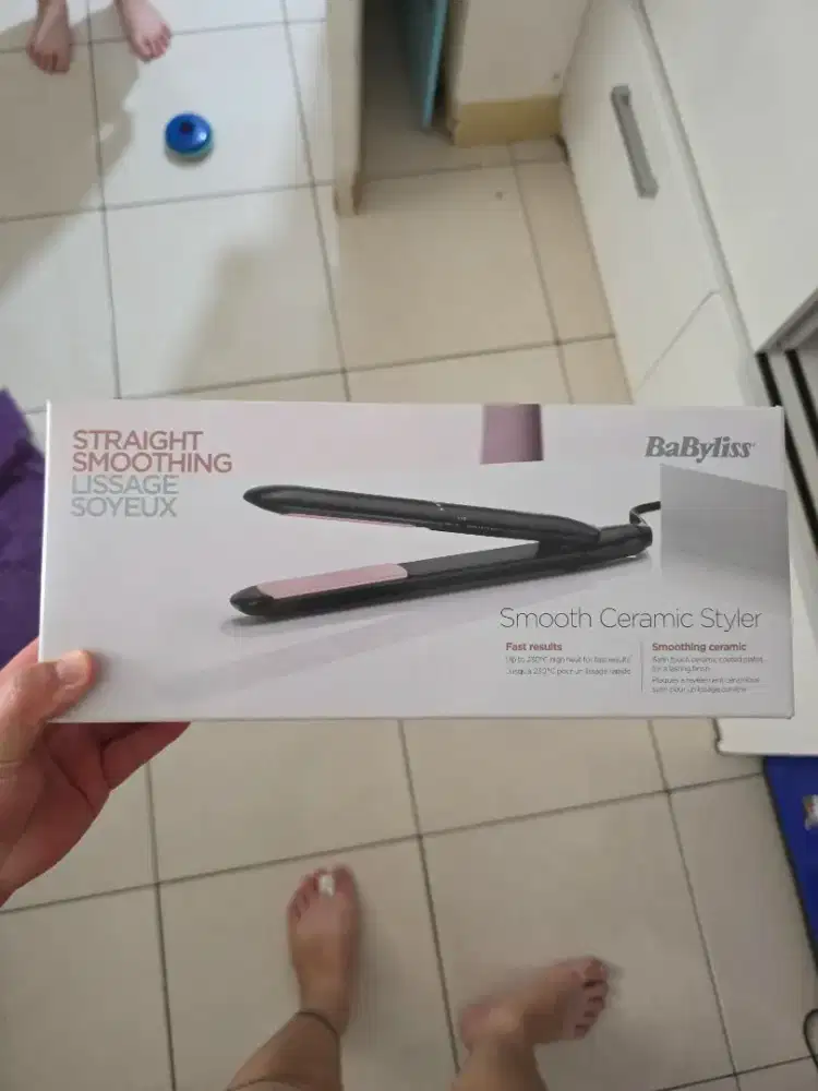 BaByliss Smooth Ceramic 230 Straightener BLST241E
