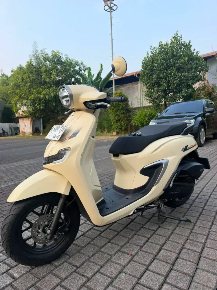Honda staylo 160 thn 2025 KM 1RB perak
