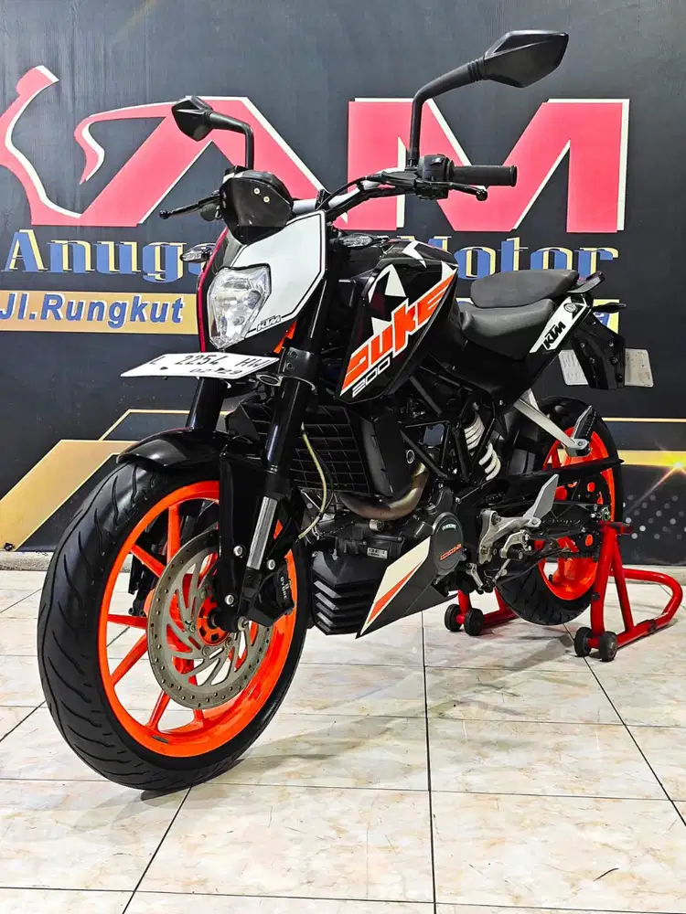 KTM DUKE 200 cc Reg 2019 odo 1rb slow on going