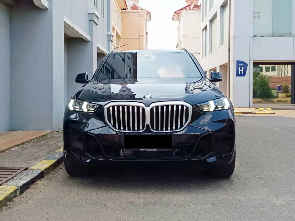 Genap Tax Oktober Odo 9k Bunga 4% BMW X5 M SPORT 2024 BMW X 5 2024