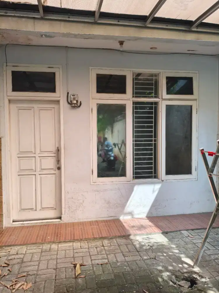 Dikontrakan rumah tahunan