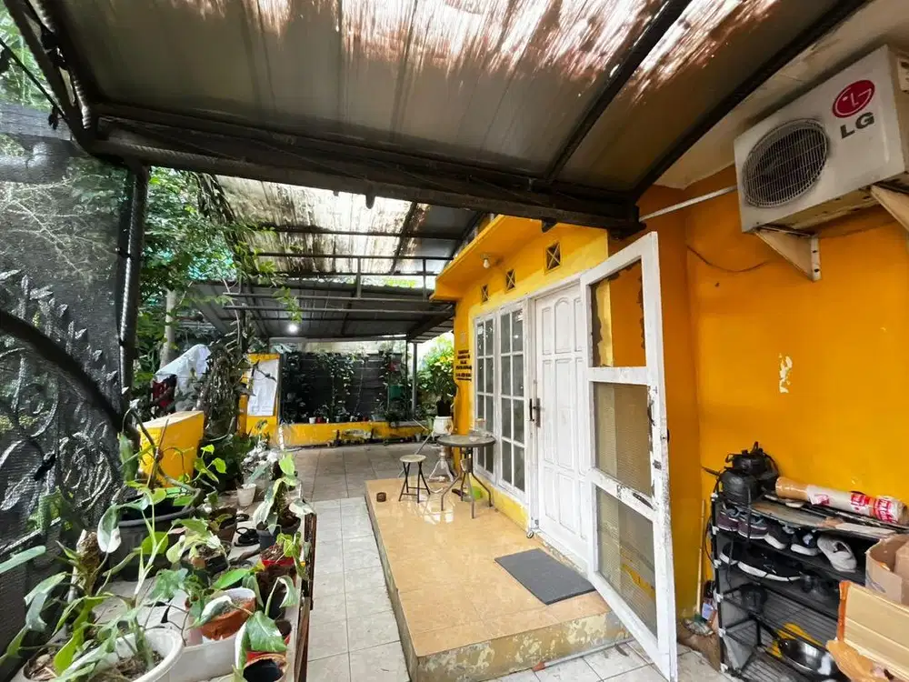 RUMAH TENGAH KOTA MEDOHO DEKAT JALAN RAYA GAJAH SEMARANG
