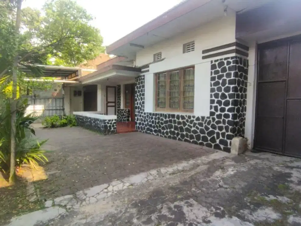 Rumah Lama Terawat Di Sayap Riua Dekat Cafe Bali Lok Strategis