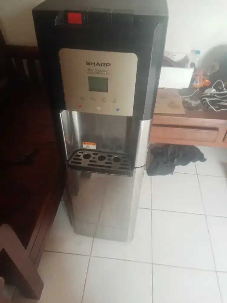 Dijual dispenser galon bawah