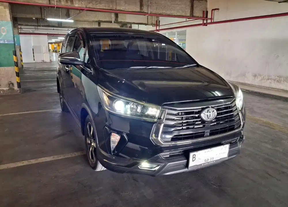 Toyota kijang innova venturer 2022 diesel matic milik pribadi