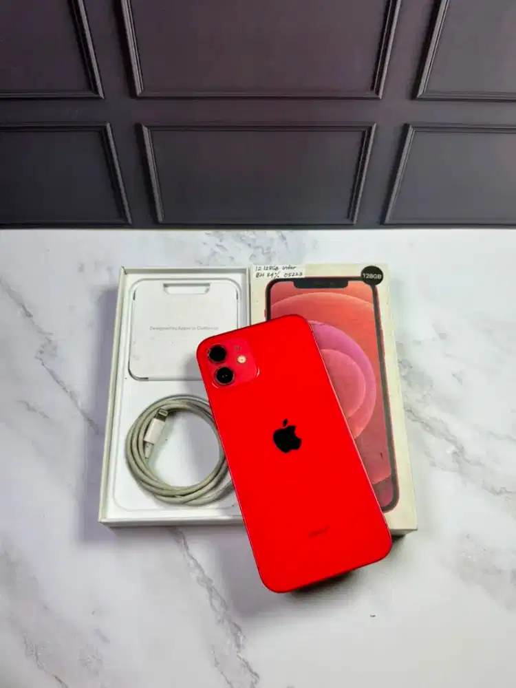 Iphone 12 red (05223)