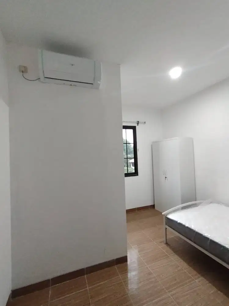 Z HOME – Kos Nyaman Dekat Stasiun Tanjung Barat