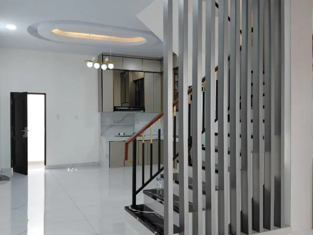 RUMAH 2,5 LANTAI KOMPLEK ASVARA SADANANDA