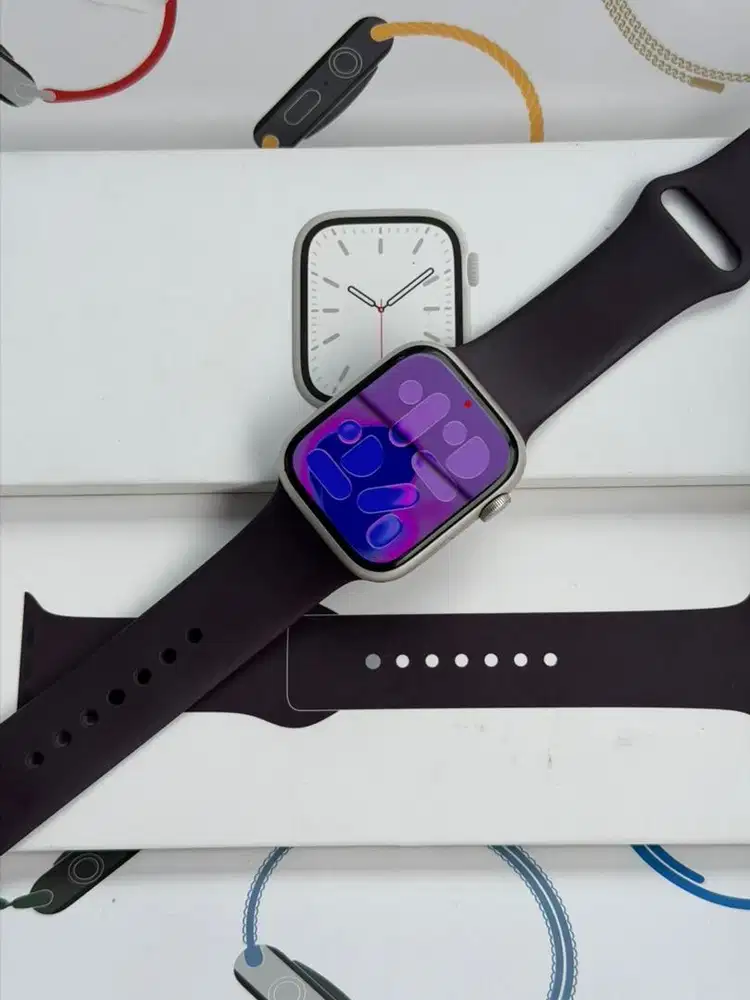 Apple watch series 7 45MM Starlight with dark cherry sport band