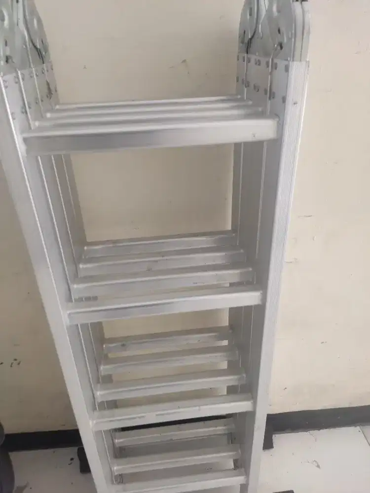 Tangga lipat 5 meter