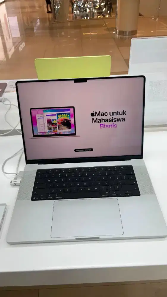 KREDIT MACBOOK PRO