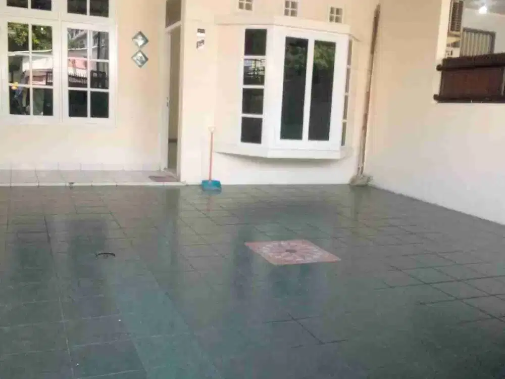 DISEWAKAN RUMAH RAPIH SIAP HUNI DI JALAN UTAMA CITRA 3 KALIDERES JAKARTA BARAT