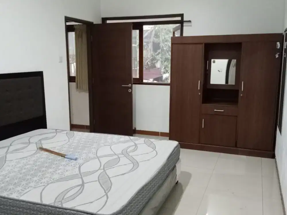 Disewakan rumah di komplek Cipaku Indah Setiabudi dekat Gegerkalong Ledeang Pondok Hijau