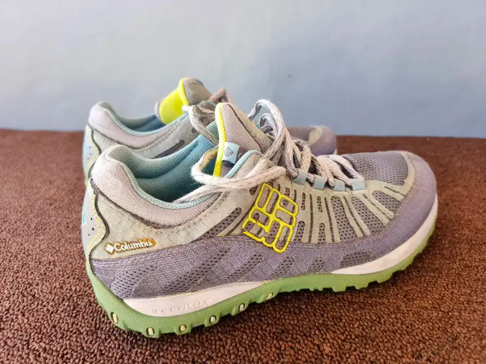Sepatu Colmbia preloved
