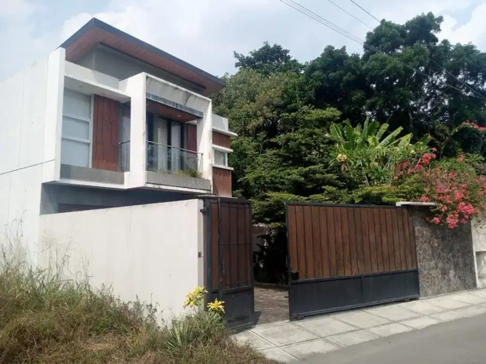 Rumah 2 Lantai Super Luas & Nyaman Pundong 1, Tirtoadi, Mlati, Sleman, Yogyakarta