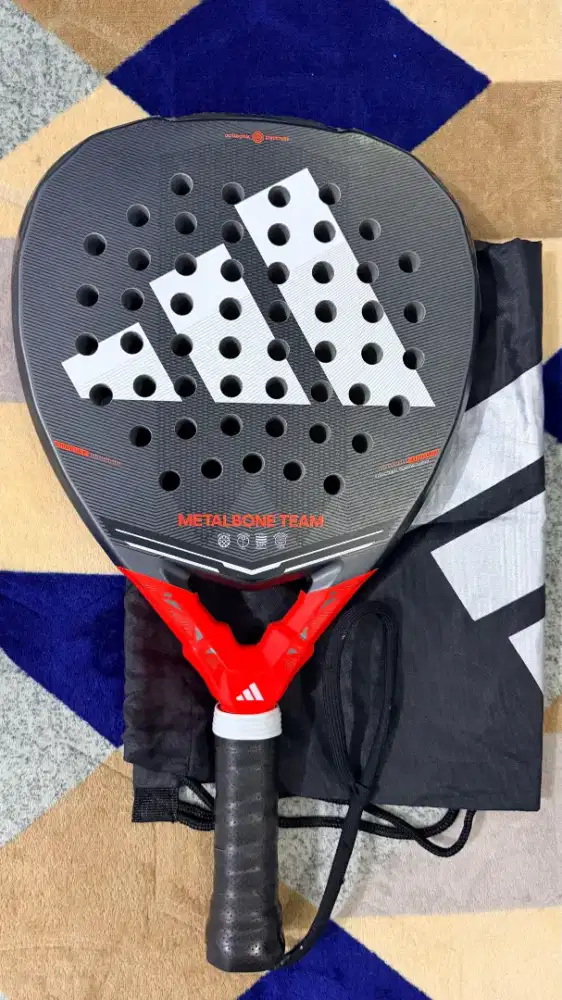 Raket padel adidas
