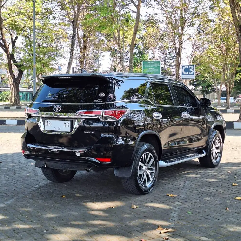VRZ DIESEL 4X2 AT [ KREDIT BISA DP 25 JT ]