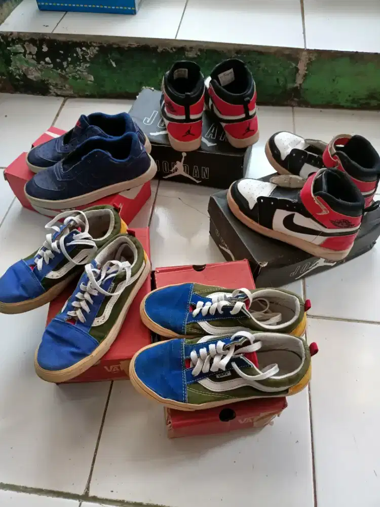 5 pasang sepatu bekas anak ukuran 33 - 35