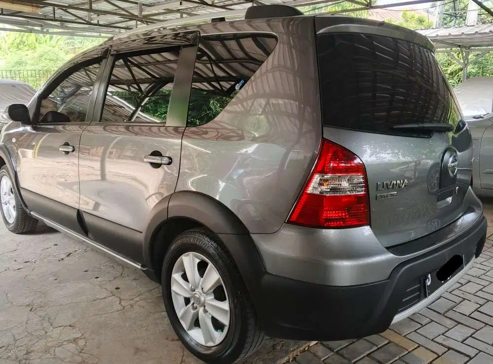 Nissan Livina 2011 Bensin