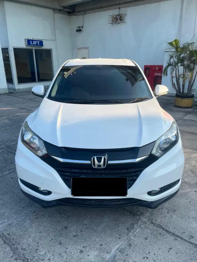 Honda HR-V HRV E CVT 2018 Tangan Pertama,