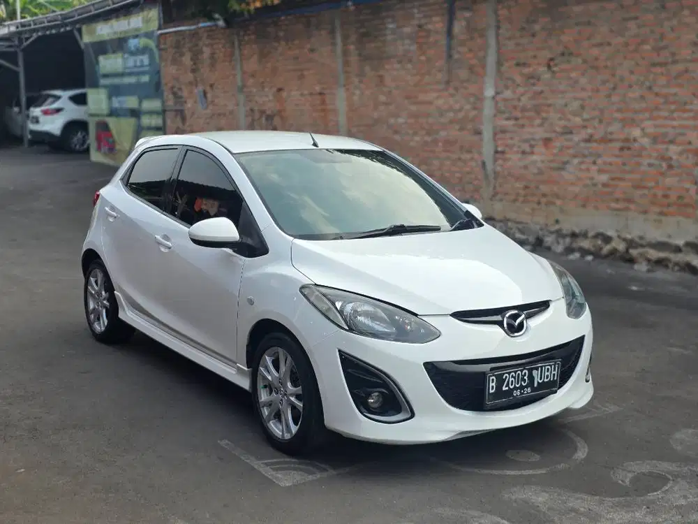 Mazda 2 R Matic 2011 Dp 7 Juta Promo