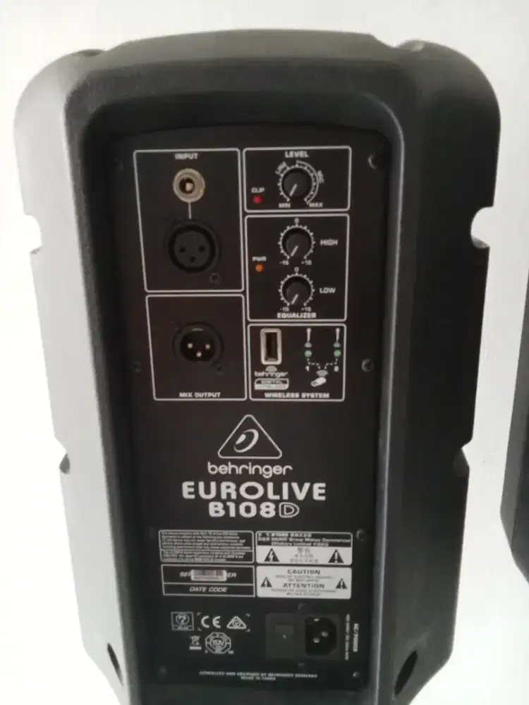 Speaker aktif behringer 8' eurolive B108 satu set ori