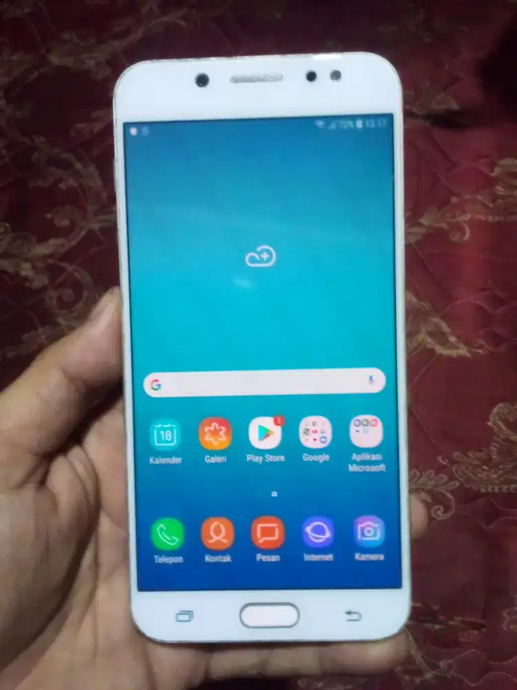 Samsung galaxy j7 plus