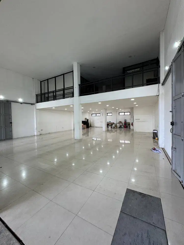 Disewakan Ruang Usaha Mainroad BKR Dekat Ke Buah Batu Bandung