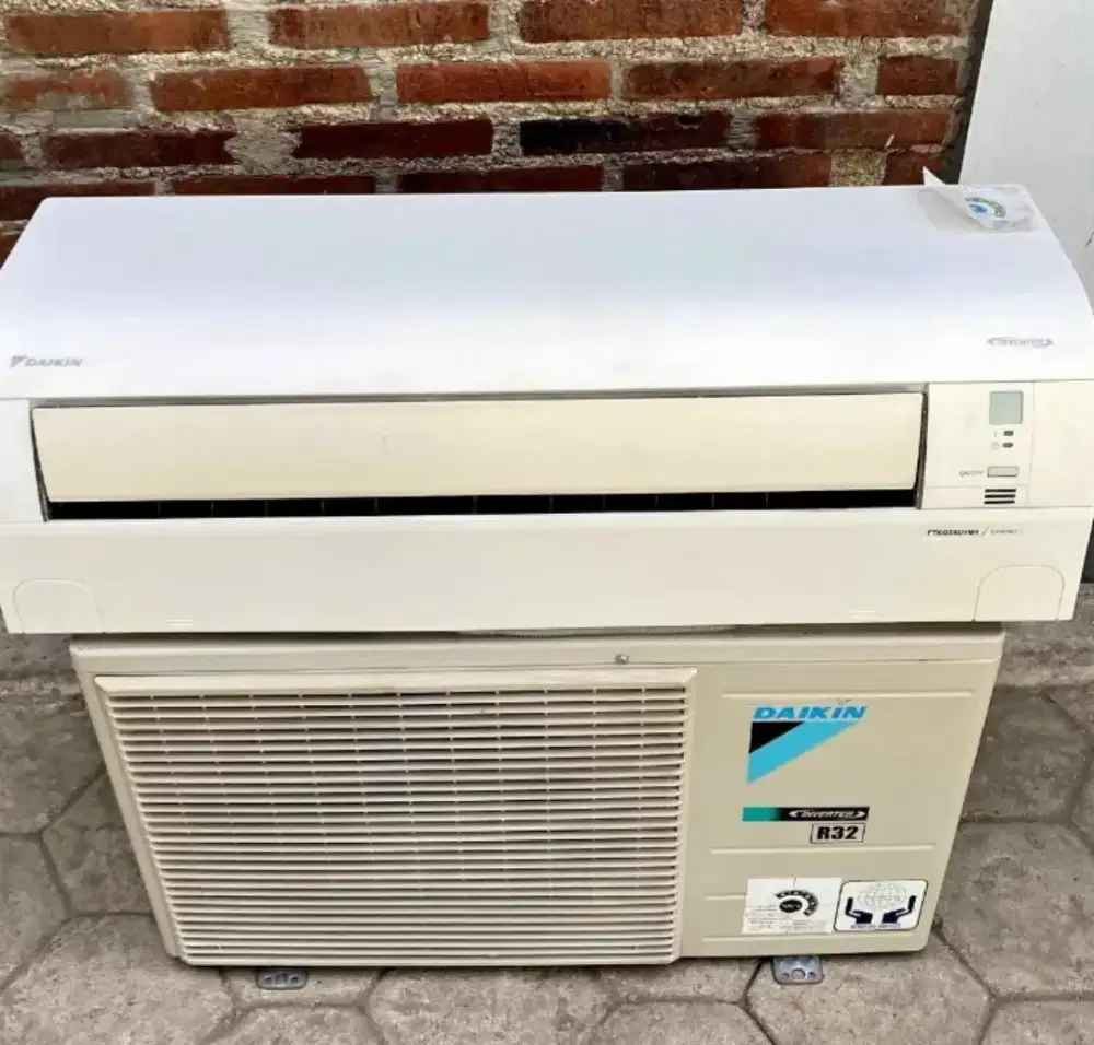 AC Daikin inverter 1/2 pk R32 Mulus dan orisinil