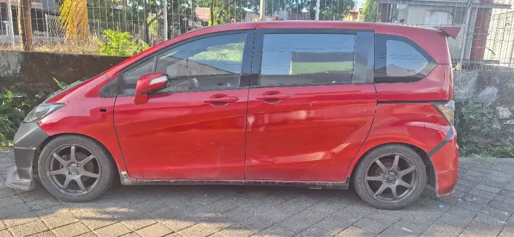 Mobil honda freed pemakaian pribadi