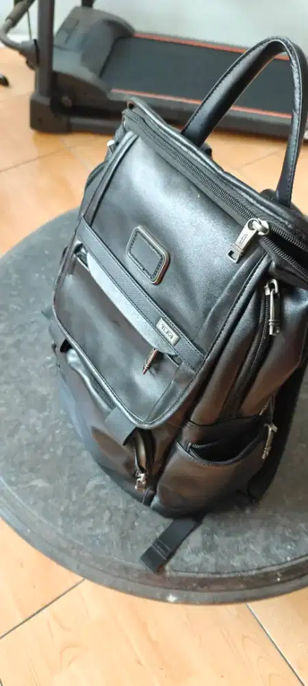 Tas punggung ransel hitam seken