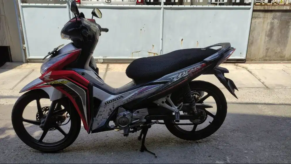 Honda Blade 2012