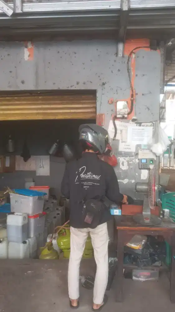 Berjualan wedang jahe mangkal