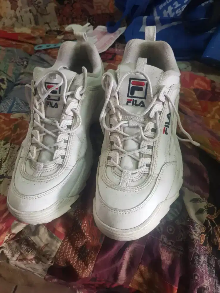 Dijual sepatu olah raga untuk Hiking merk FILA